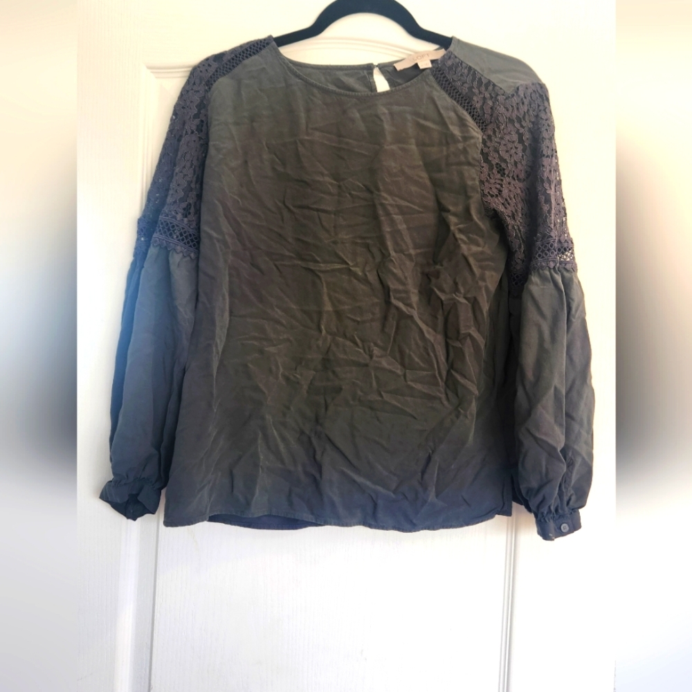 Loft women's blouse size S EUC